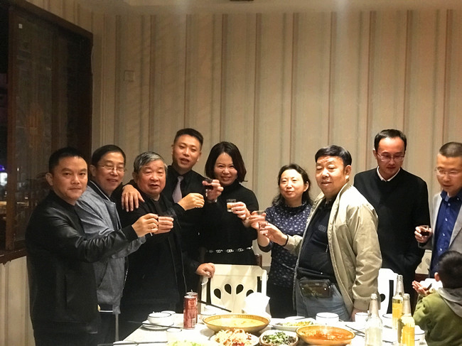 同庆重阳佳节 共话发展新篇